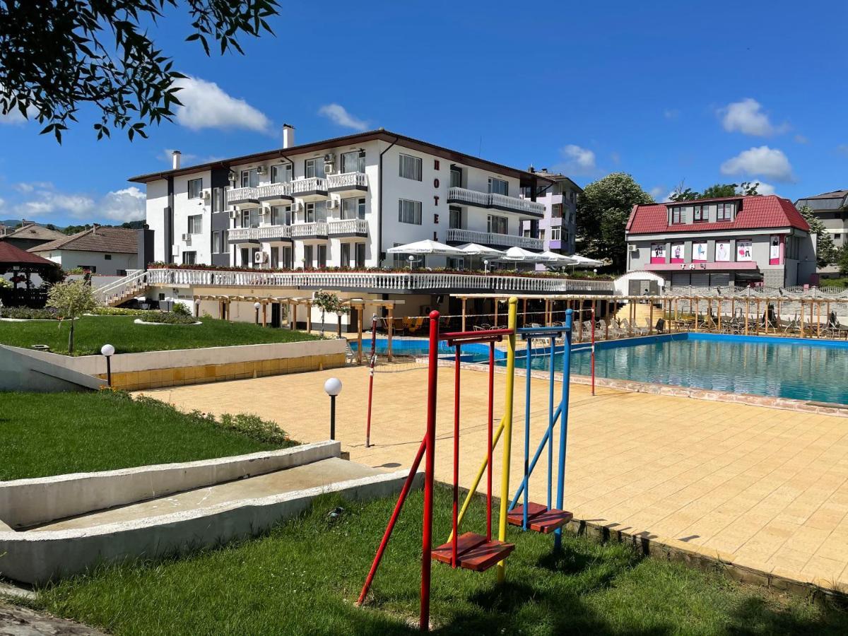 Hotel Elit Kirkovo  Kültér fotó