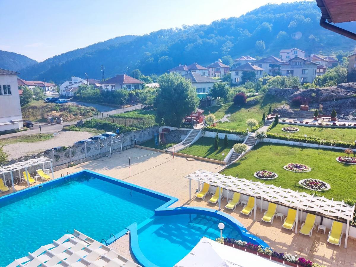 Hotel Elit Kirkovo  Kültér fotó