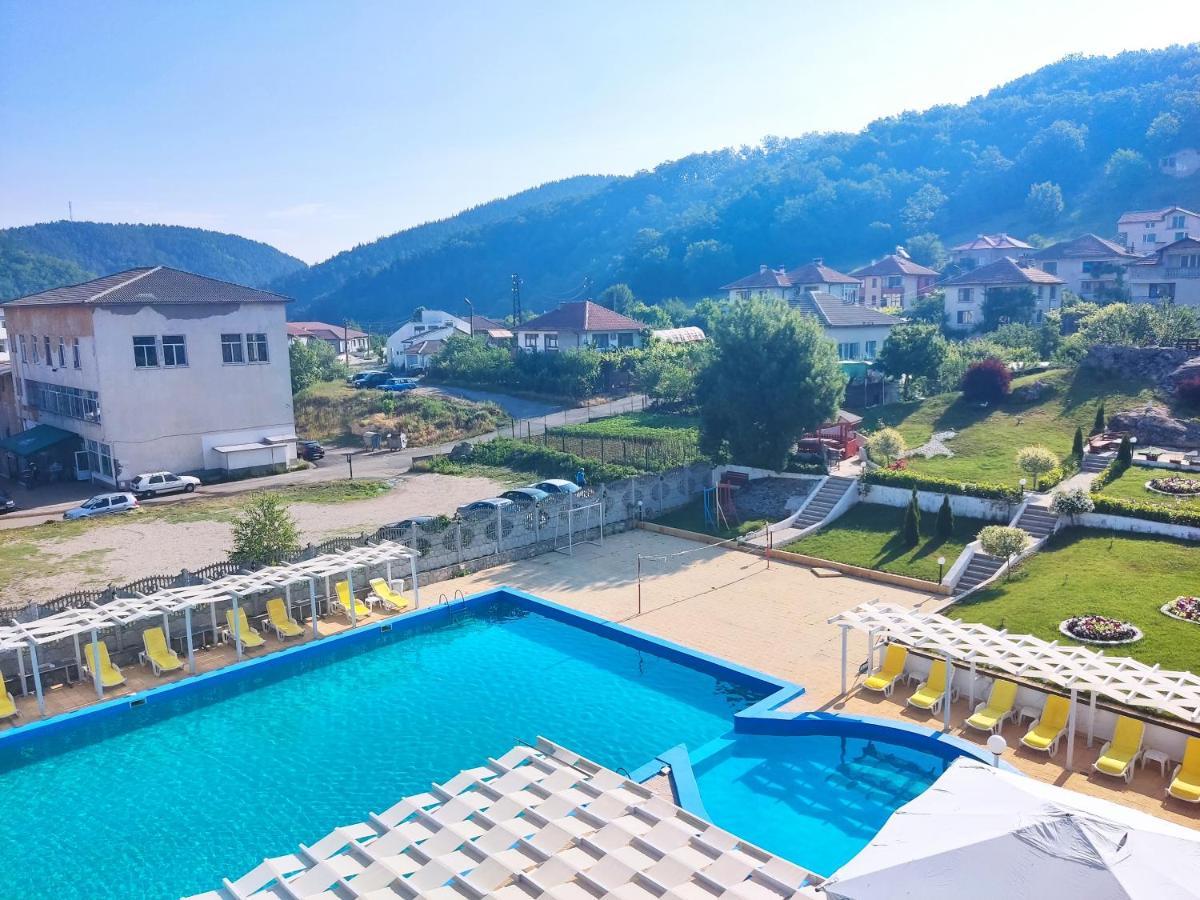 Hotel Elit Kirkovo  Kültér fotó