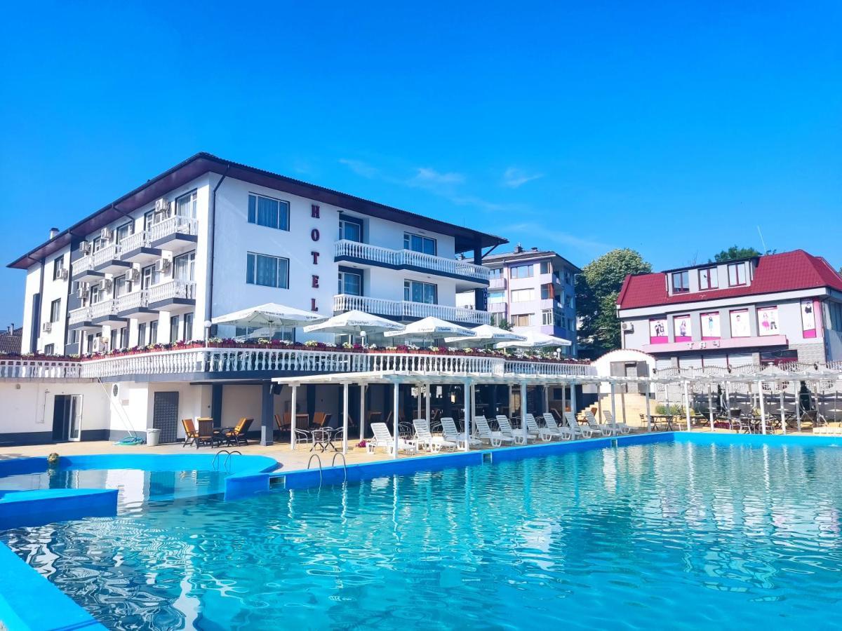 Hotel Elit Kirkovo  Kültér fotó