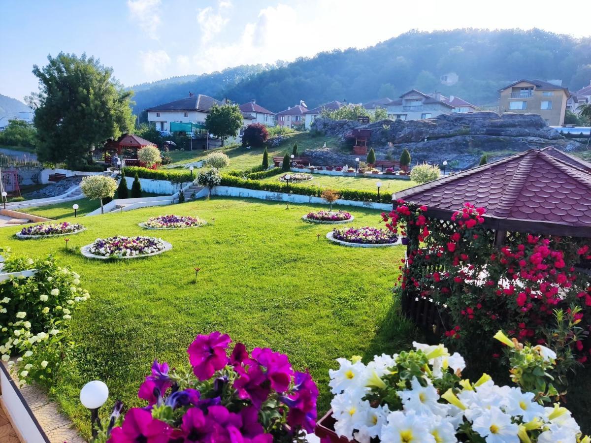 Hotel Elit Kirkovo  Kültér fotó