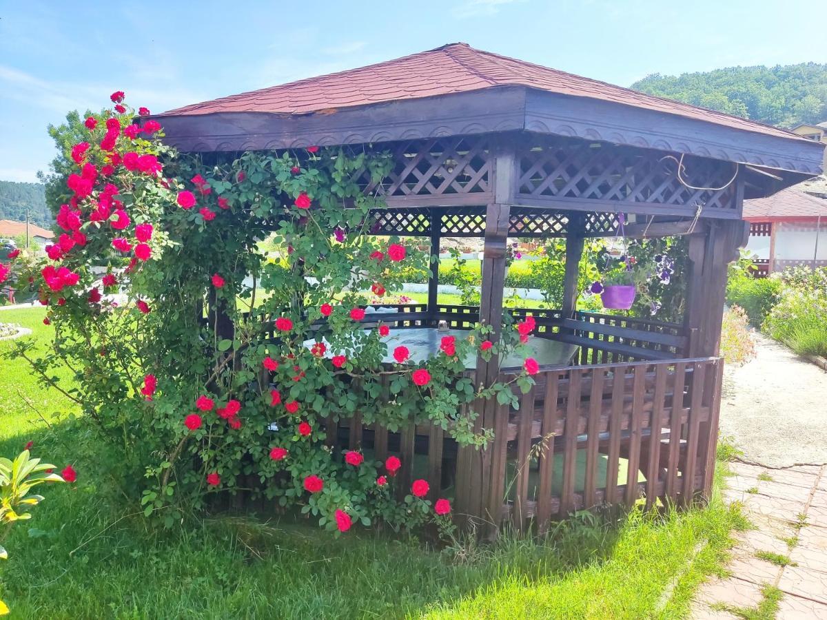 Hotel Elit Kirkovo  Kültér fotó