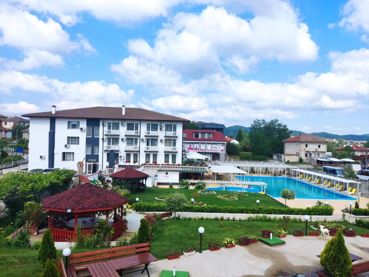 Hotel Elit Kirkovo  Kültér fotó