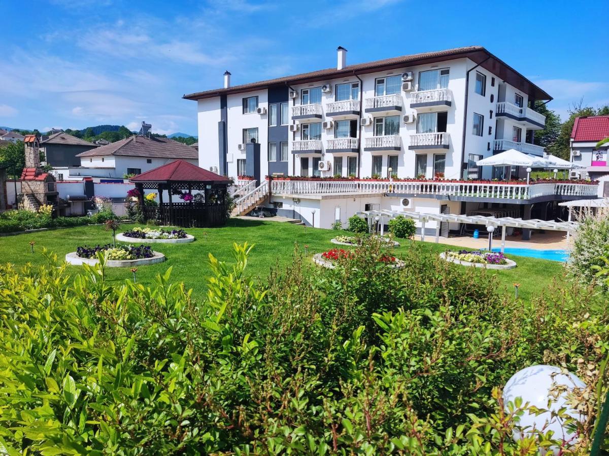 Hotel Elit Kirkovo  Kültér fotó