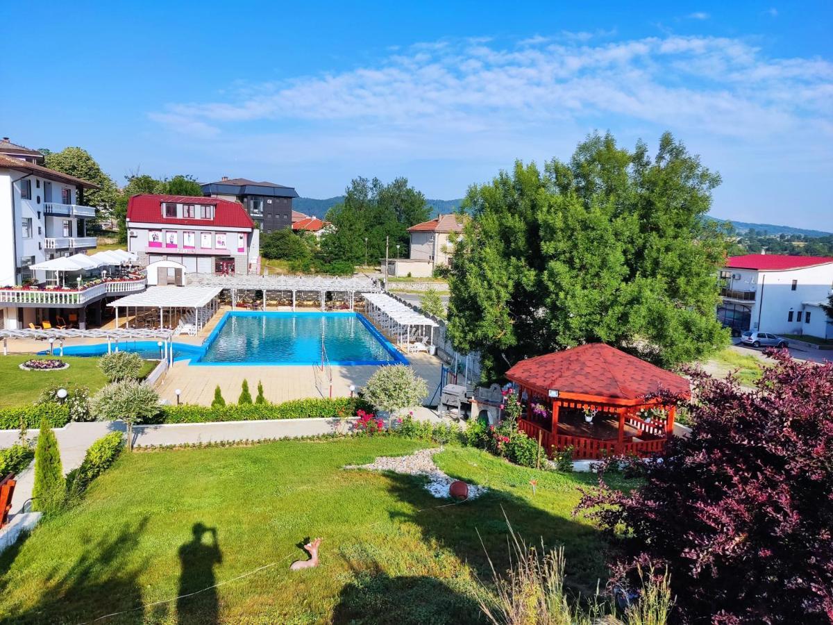 Hotel Elit Kirkovo  Kültér fotó