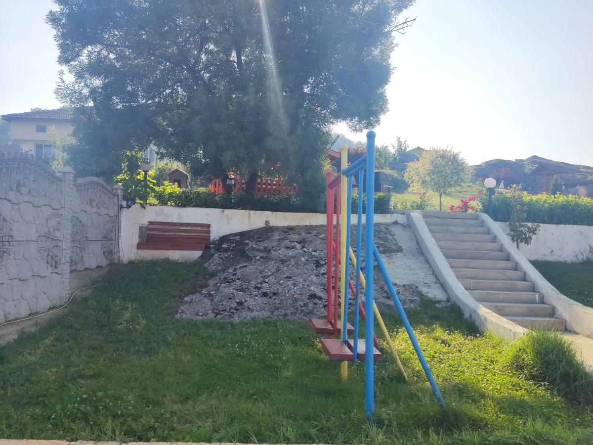 Hotel Elit Kirkovo  Kültér fotó